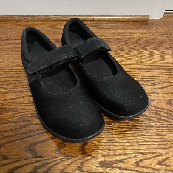 Aetrex Women's Black Mary Jane Style Slip On Velcro Shoe Size 10 - Picture 1 of 13